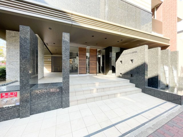 アルファステイツ西明石駅のエントランス
