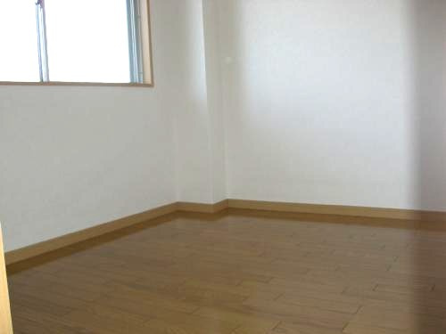 コトブキ第一ビルの寝室