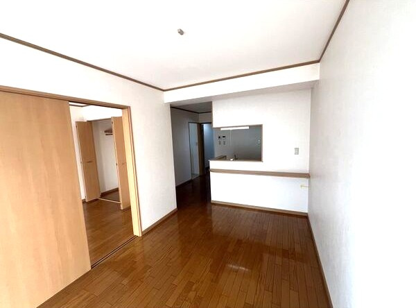 コトブキ第一ビルの居間・リビング