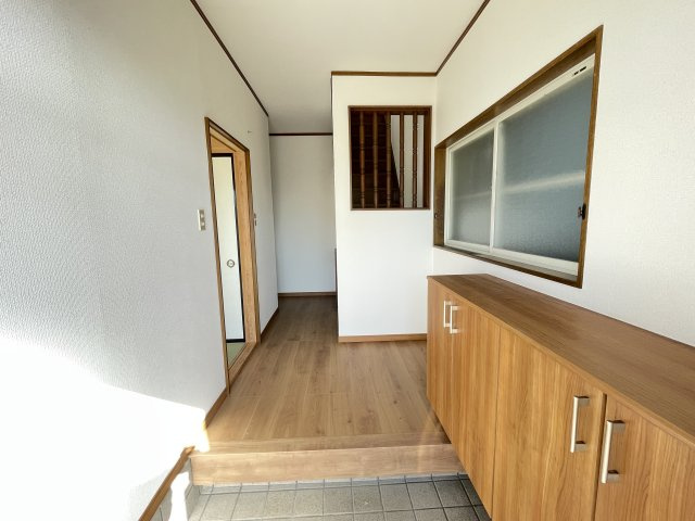 藤岡市上大塚　中古1495の玄関