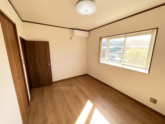 藤岡市上大塚　中古1495の洋室