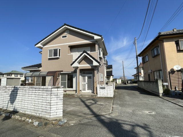 藤岡市上大塚　中古1495の前面道路含む現地写真