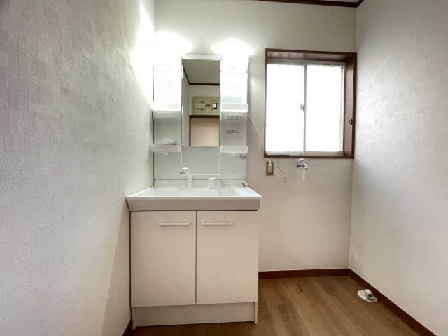 藤岡市上大塚　中古1495の独立洗面台
