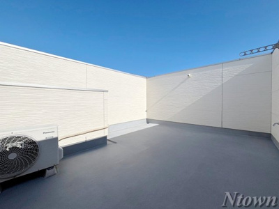 【バルコニー】 | GRANDTIC浅間町 | 開放的で明るい空間を演出してくれるバルコニーです