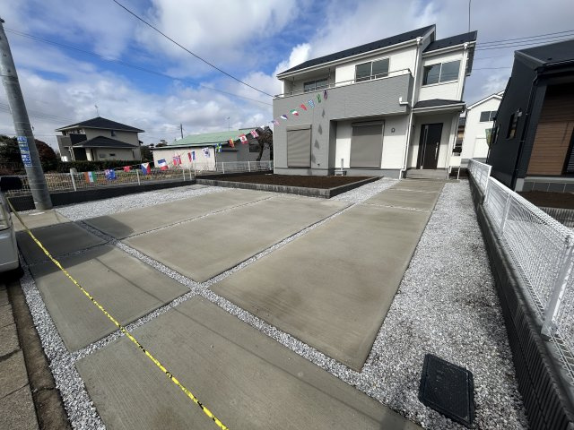 新築　太田市下田島町第14　Livele Garden.S　8号棟の駐車場|現地写真　駐車スペースは並列3台分可能です！
