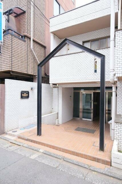 スカイコート落合のエントランス