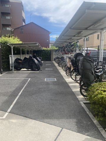 ドリームタワーキュアレジデンスの駐車場|敷地内駐輪場です♪