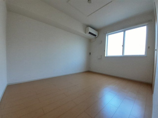 【内装】 | ミルローズ | 内装は落ち着いています