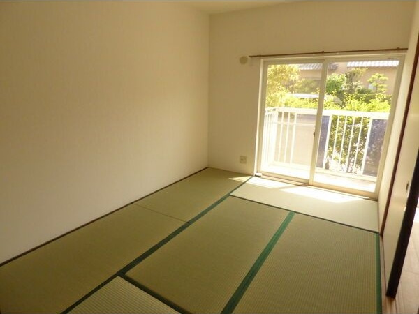 コーポラスノベルティD棟の和室