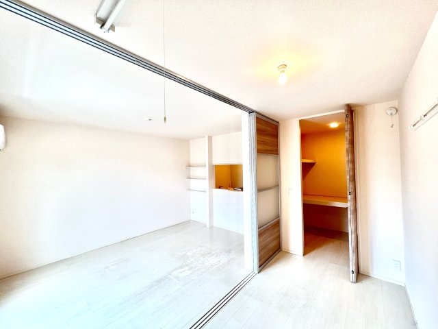 フロイデの洋室|ゆとりのあるロビーです