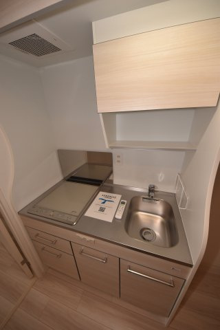 セレニテ難波グランデシュッドのキッチン