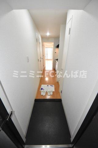 レジディア京町堀の玄関