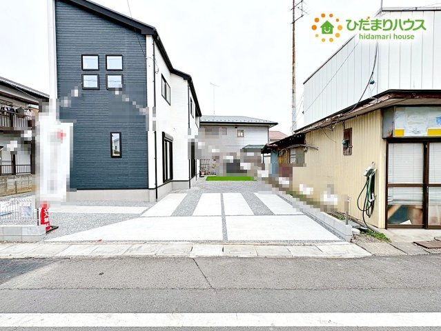 行田市桜町　新築一戸建て　グラファーレ　01の駐車場