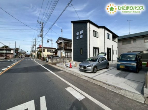 行田市桜町　新築一戸建て　グラファーレ　01の前面道路含む現地写真