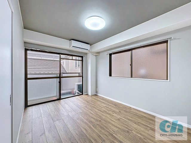 サンライズ山田 303号室の居間・リビング