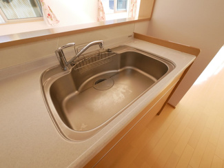 【キッチン】 | 南アルプス市荊沢 平成26年築 敷地123坪・太陽光パネル | キッチンシンク