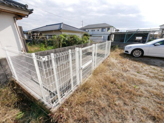 【庭】 | 南アルプス市荊沢 平成26年築 敷地123坪・太陽光パネル | ワンちゃんスペース？