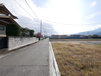 【前面道路含む現地写真】 | 前面道路幅員は4.6ｍ　南側を望む