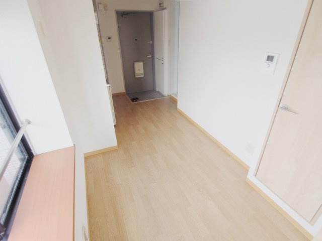 クレセントハウスの居間・リビング