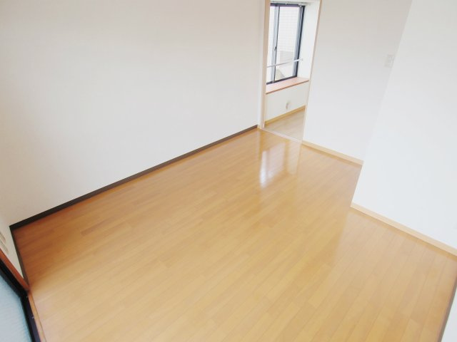 クレセントハウスの居間・リビング