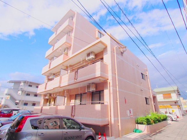 クレセントハウスの外観