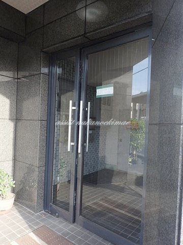 吉野ビルのエントランス