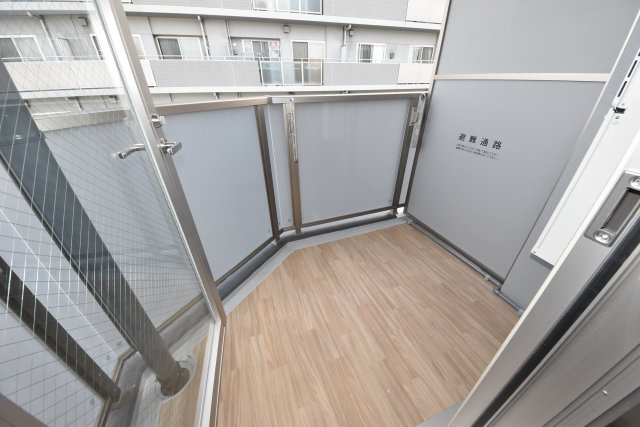 コンフォリア・リヴ谷町九丁目ソルテラスのバルコニー