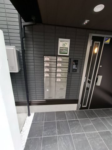 メゾン・ド・プティエル今津のエントランス