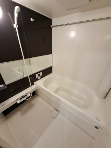 メゾン・ド・プティエル今津の浴室