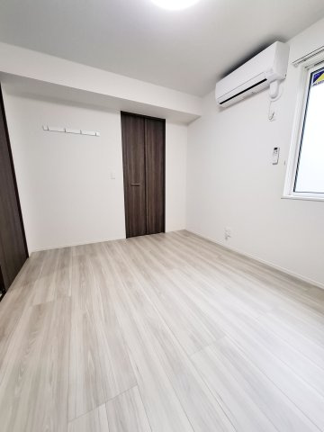 メゾン・ド・プティエル今津の洋室