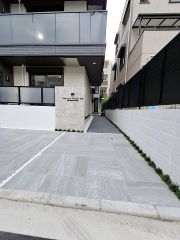 メゾン・ド・プティエル今津のエントランス