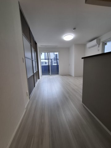 メゾン・ド・プティエル今津の居間・リビング