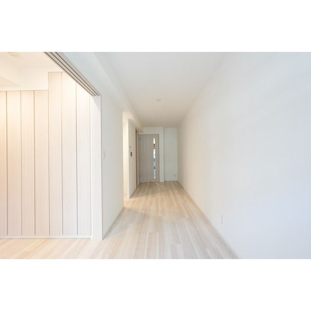 レフィールオーブ代々木の居間・リビング|■エアコン■24時間換気システム■ダウンライト