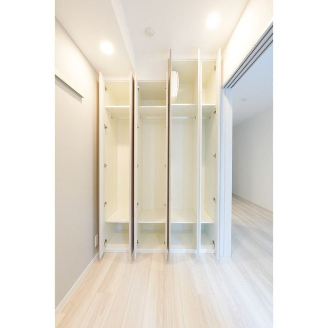 レフィールオーブ代々木の収納|■広々としたウォークインクローゼット♪