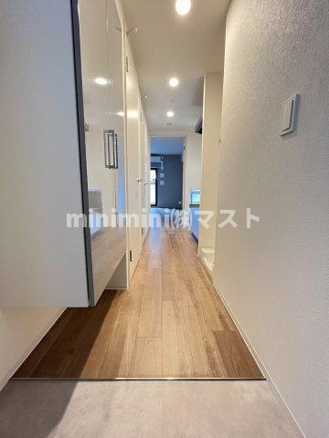 ファーストフィオーレ九条Ⅱの玄関
