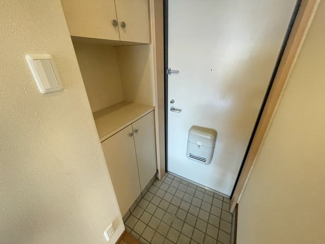 アルテマイスター清水の玄関