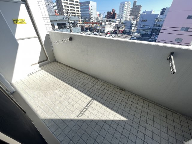 アルテマイスター清水のバルコニー