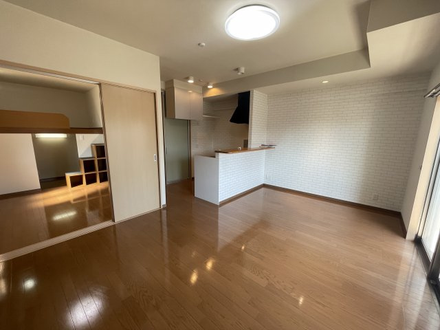 アルテマイスター清水の居間・リビング