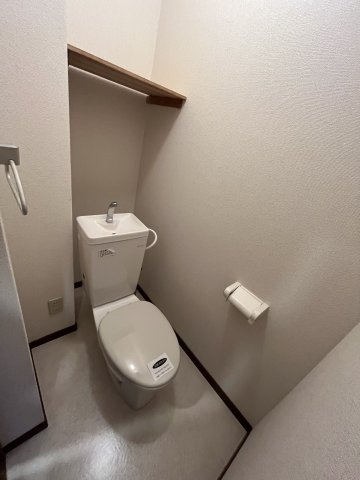 フォンティーヌⅡのトイレ|※別の部屋の写真です。