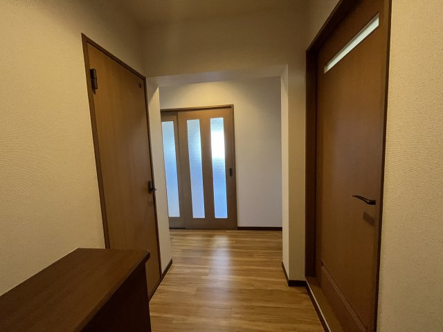フォンティーヌⅡの玄関|※別の部屋の写真です。