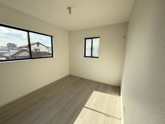 アーバンスタイル前橋市前箱田町1期　１号棟の洋室|２階洋室1です