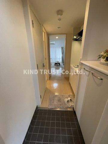 SWISS梅田東の玄関|明るい玄関です