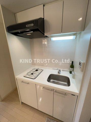 SWISS梅田東のキッチン|コンパクトなキッチンで掃除もラクラク