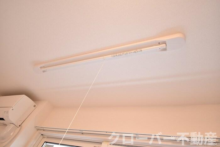 ビアンフェの居間・リビング|室内物干し