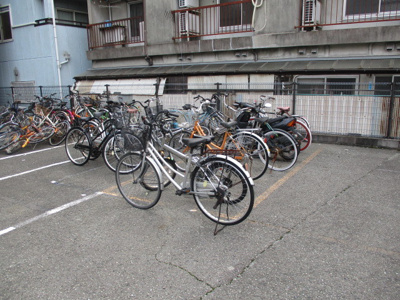 【その他】 | リバーサイド柴島 | 敷地内自転車置き場です