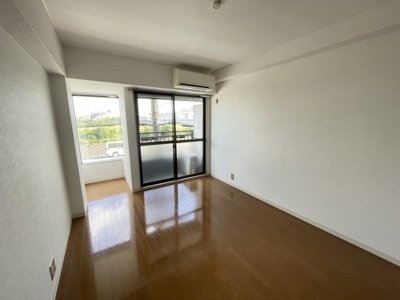 【居間・リビング】 | リバーサイド柴島 | リビングです