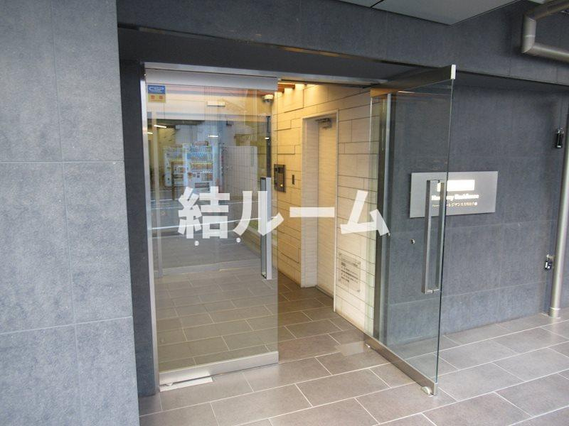 豊島区南大塚２丁目の賃貸マンションのエントランス