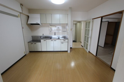 【居間・リビング】 | パークハイツ東口 | お部屋写真は参考です