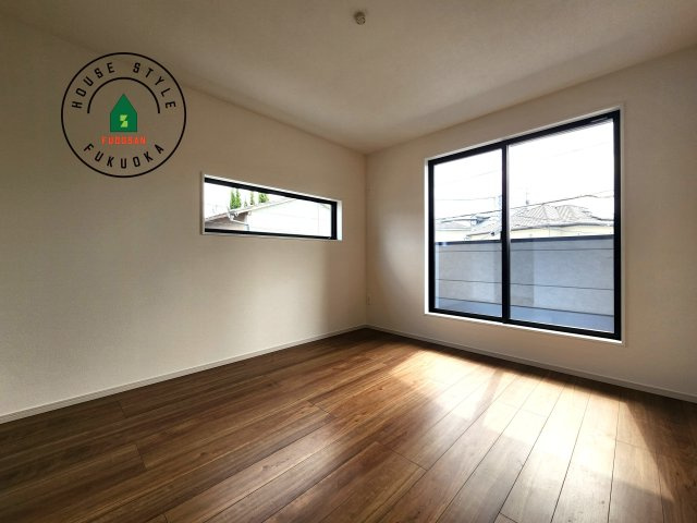 福岡市博多区諸岡3丁目第2-2棟（2号棟）　の内観：施工例|主寝室には収納力に優れたクローゼットがありますので、お部屋もすっきり片付きます。