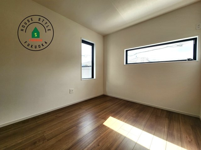 福岡市博多区諸岡3丁目第2-2棟（2号棟）　の内観：施工例|採光良好な洋室は全居室、複層ガラスの遮熱効果と断熱効果で、一年中快適に過ごせます。